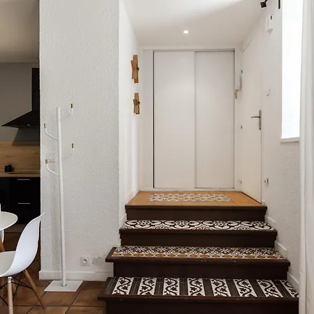 Apartment Chez Carca, Au Pied De La Cite De *